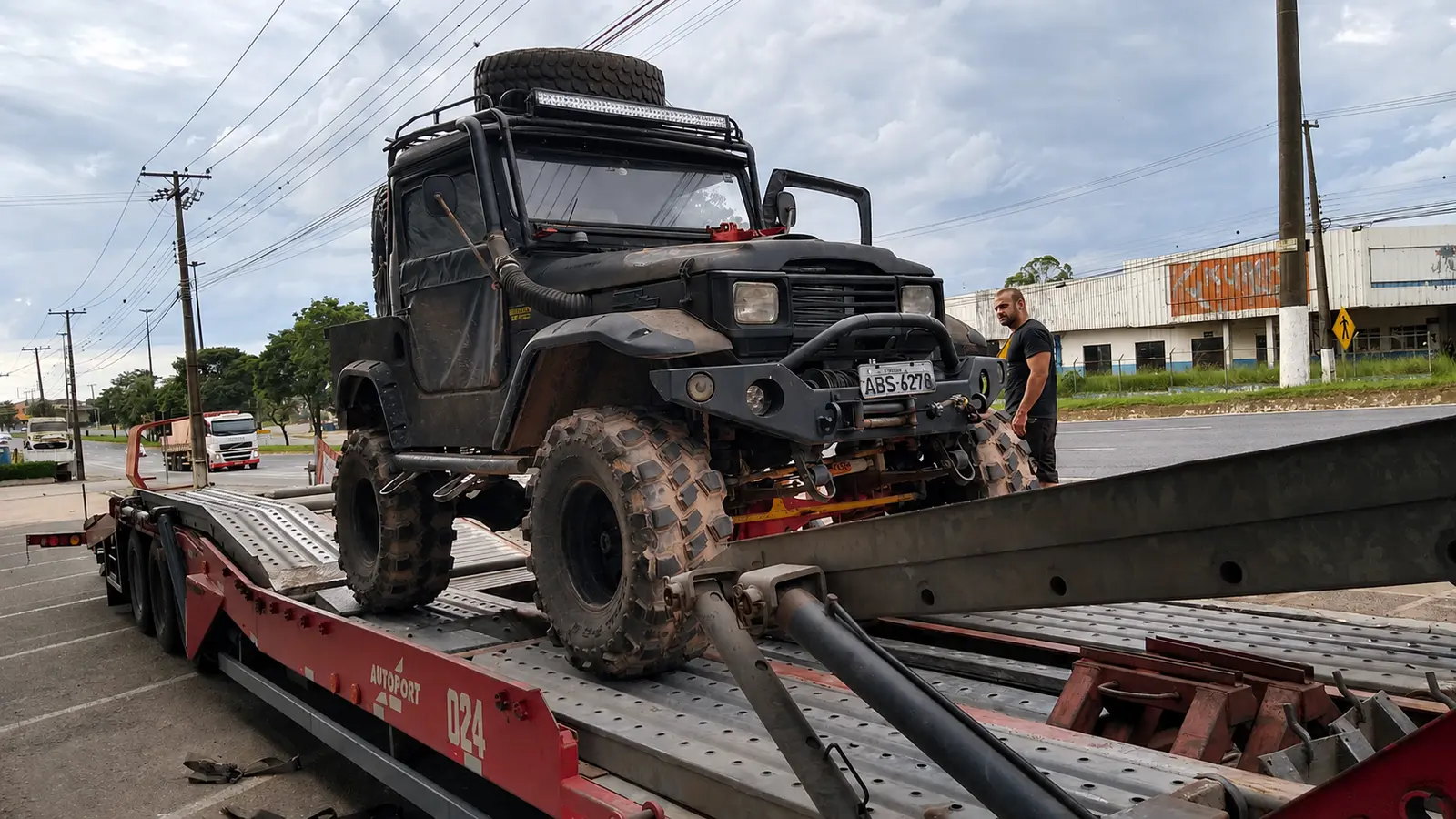 Veículo off-road equipado com pneus Brutus 24 mm sobre caminhão-plataforma