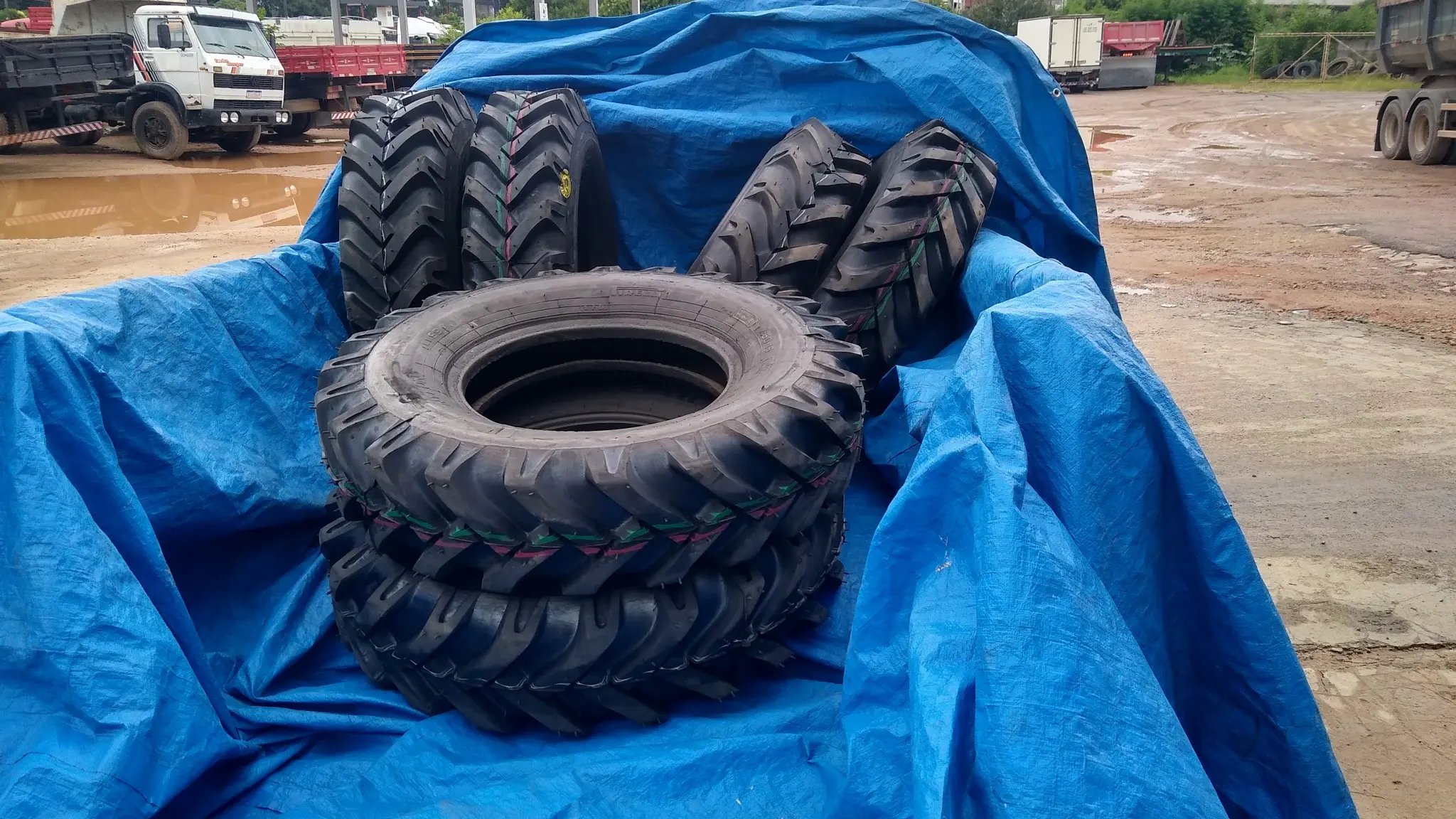 Pneus Fronteira 7.50x16 prontos para aplicação rural e off-road